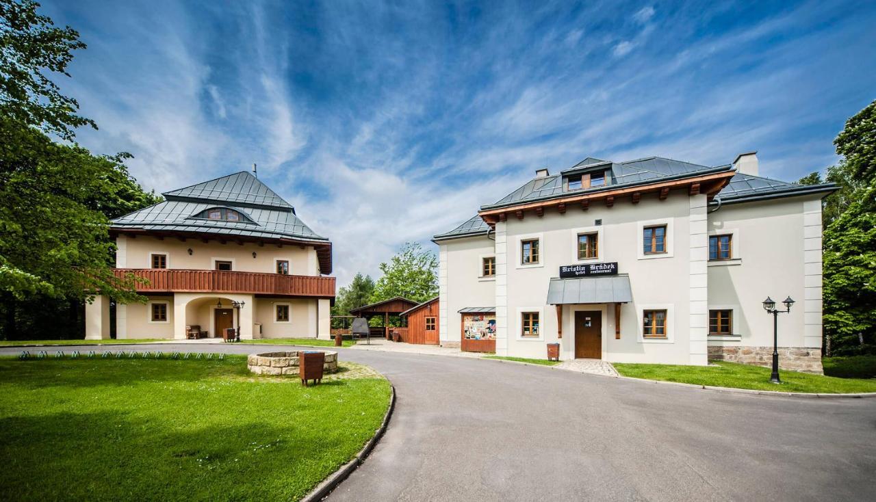 Hotel Kristin Hradek Дечин Екстериор снимка